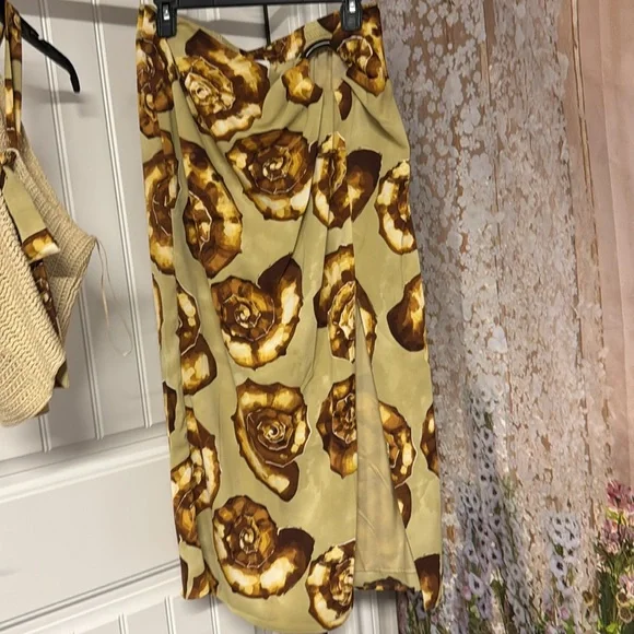 House of Harlow 1960 Knit Topand skirt with Yellow and Brown Accents